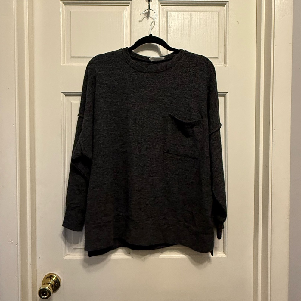 Zenana Outfitters Black Crewneck Top
